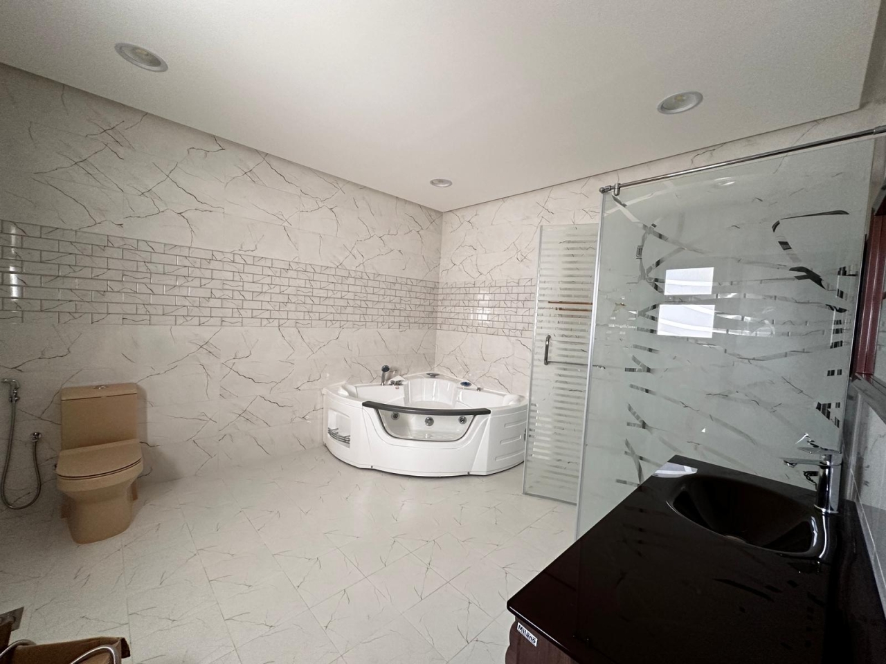 property 1002 image 3