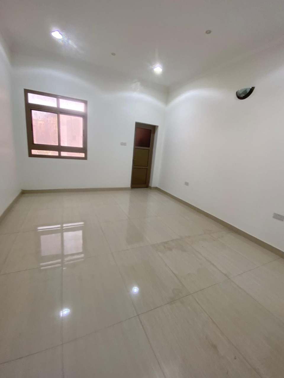 property 1023 image 3