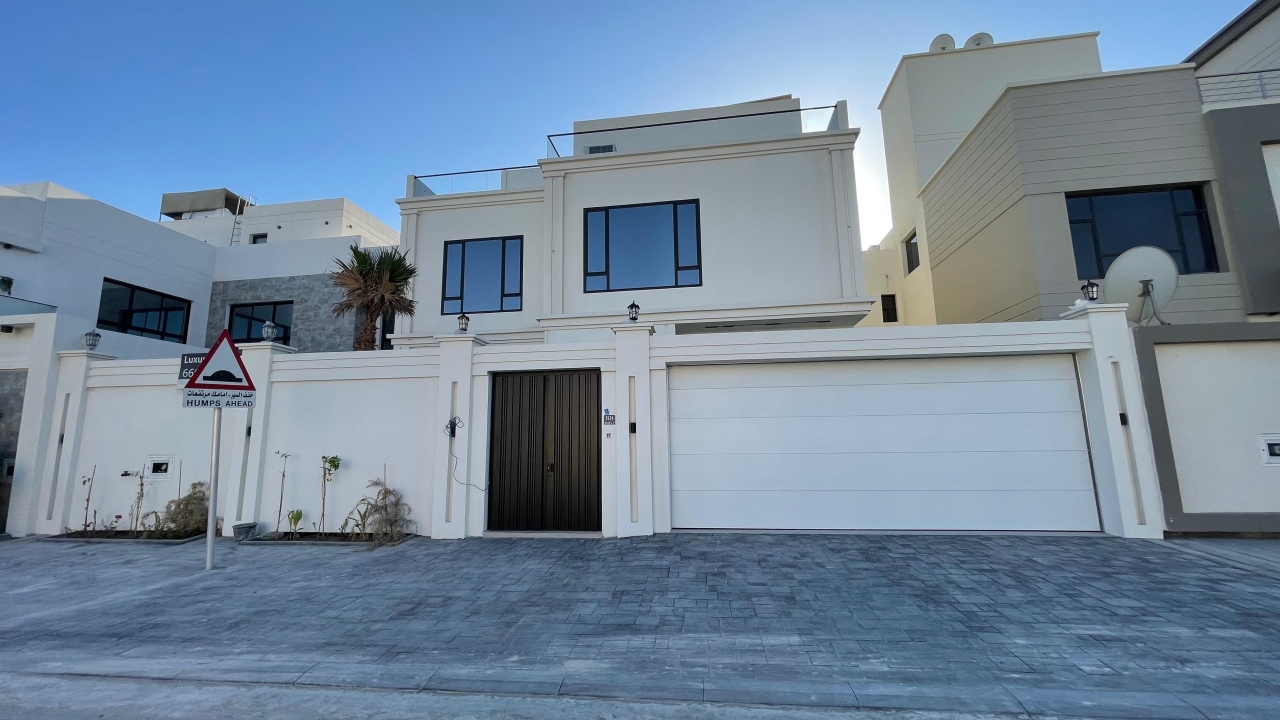 property 1738 image 0
