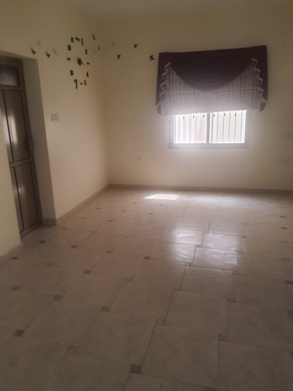 property 1785 image 1