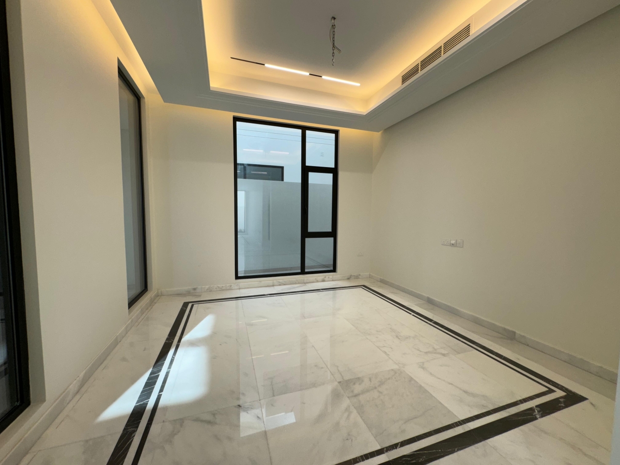 property 1798 image 2