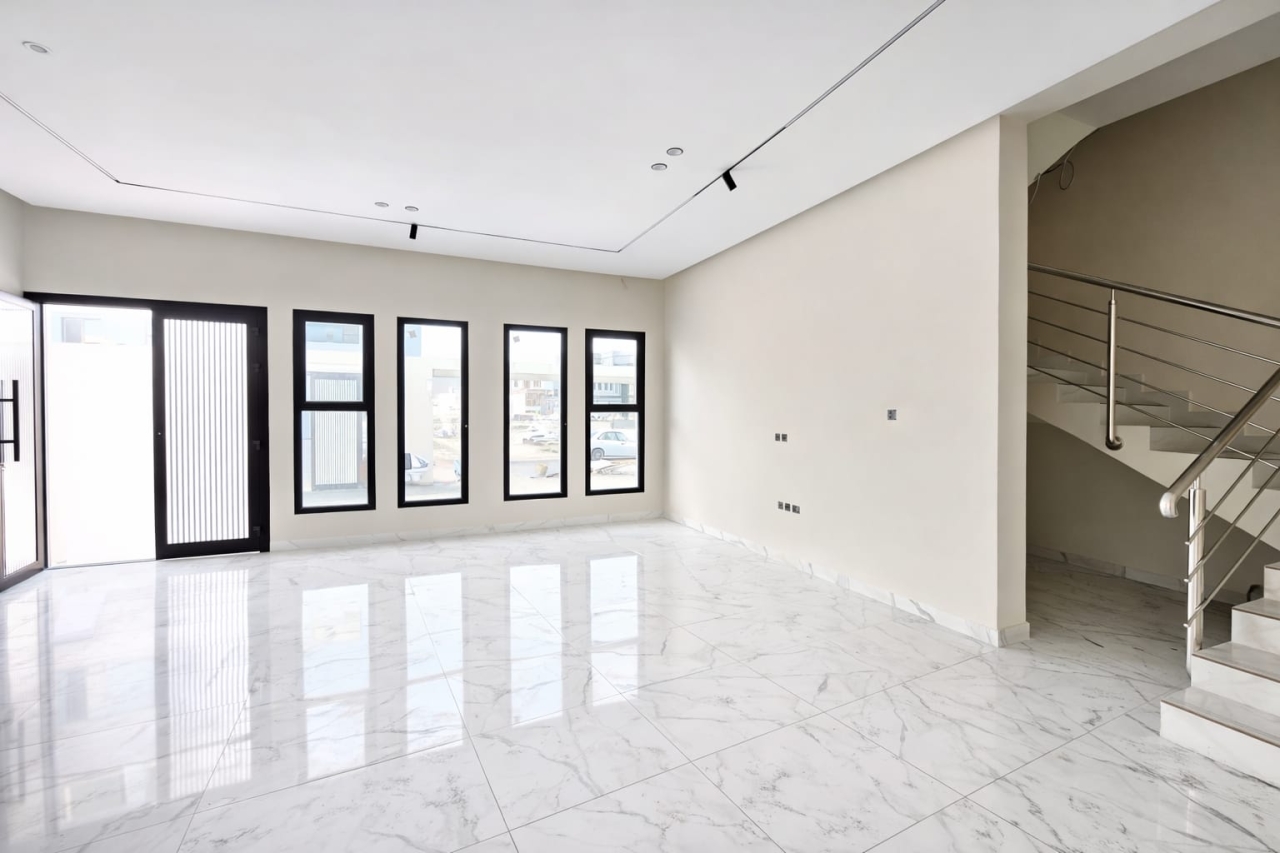 property 2081 image 2