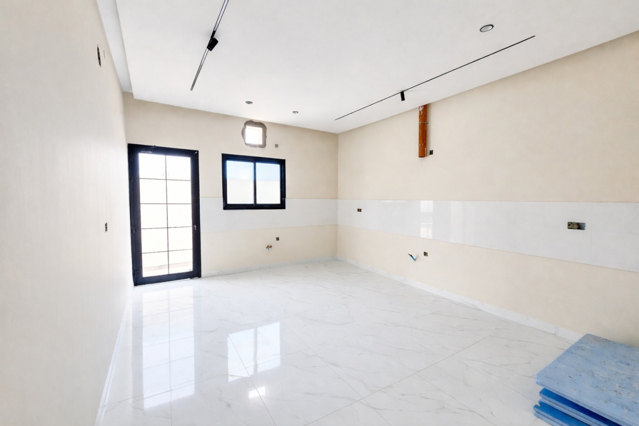 property 2081 image 3