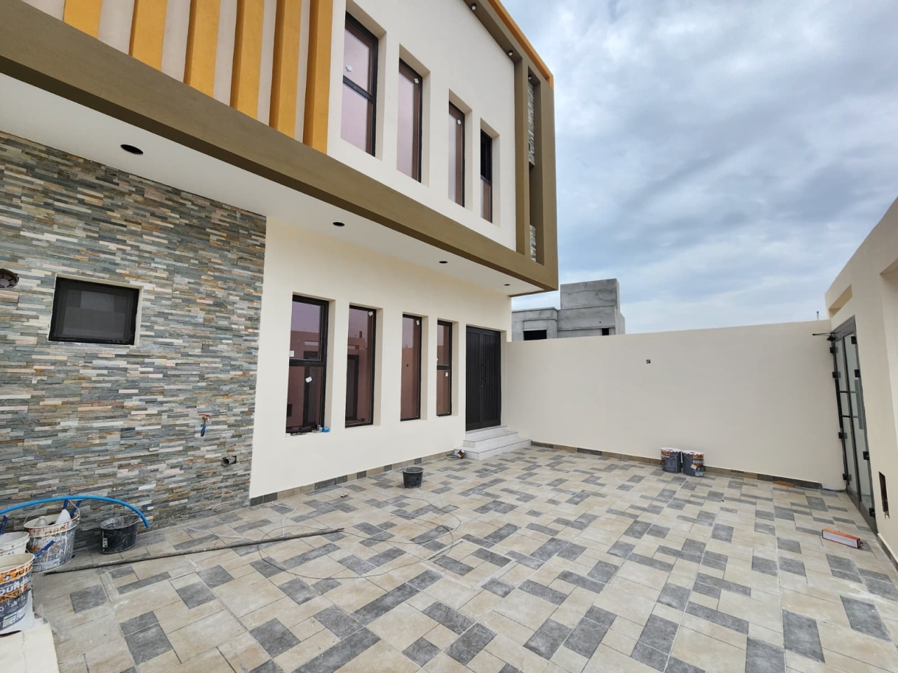 property 2081 image 1
