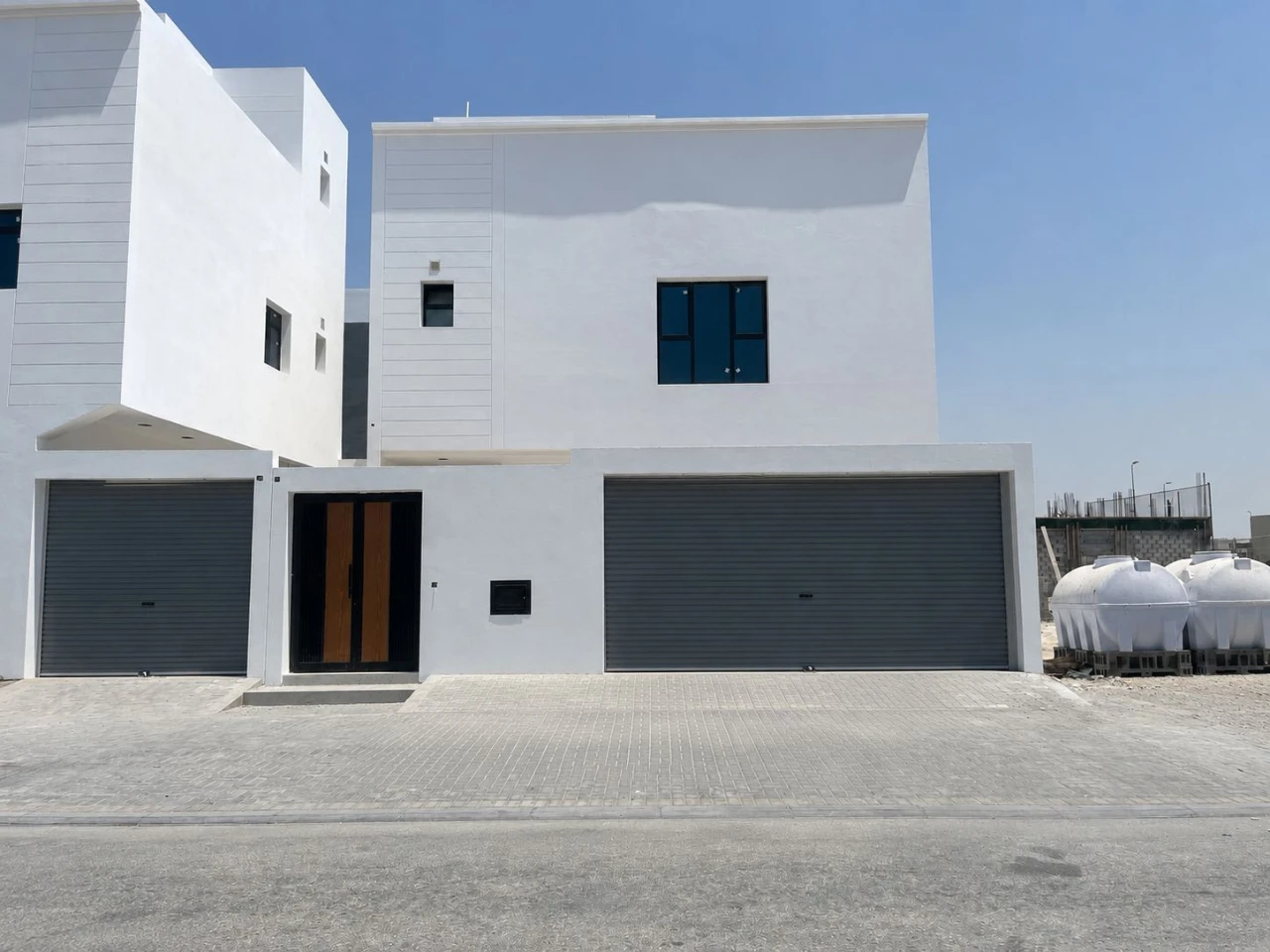 property 2339 image 0
