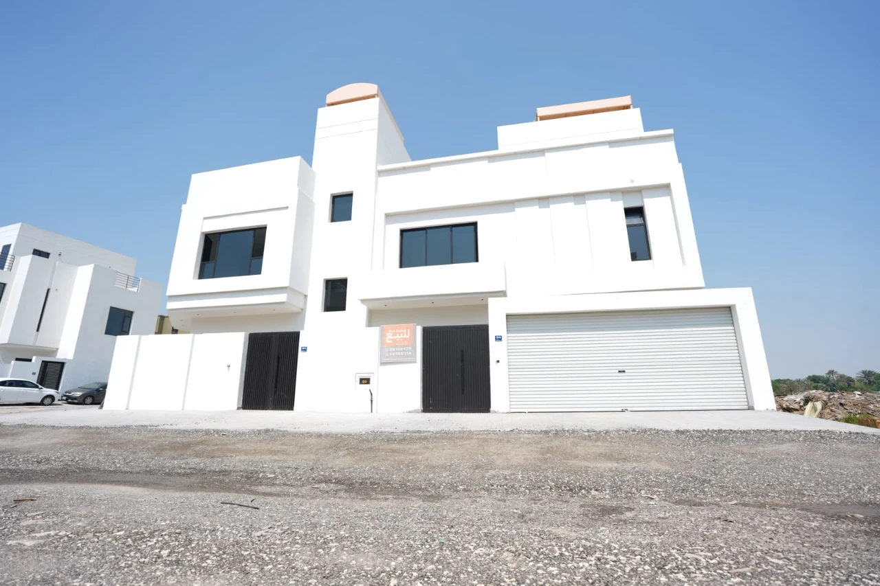 property 2374 image 0