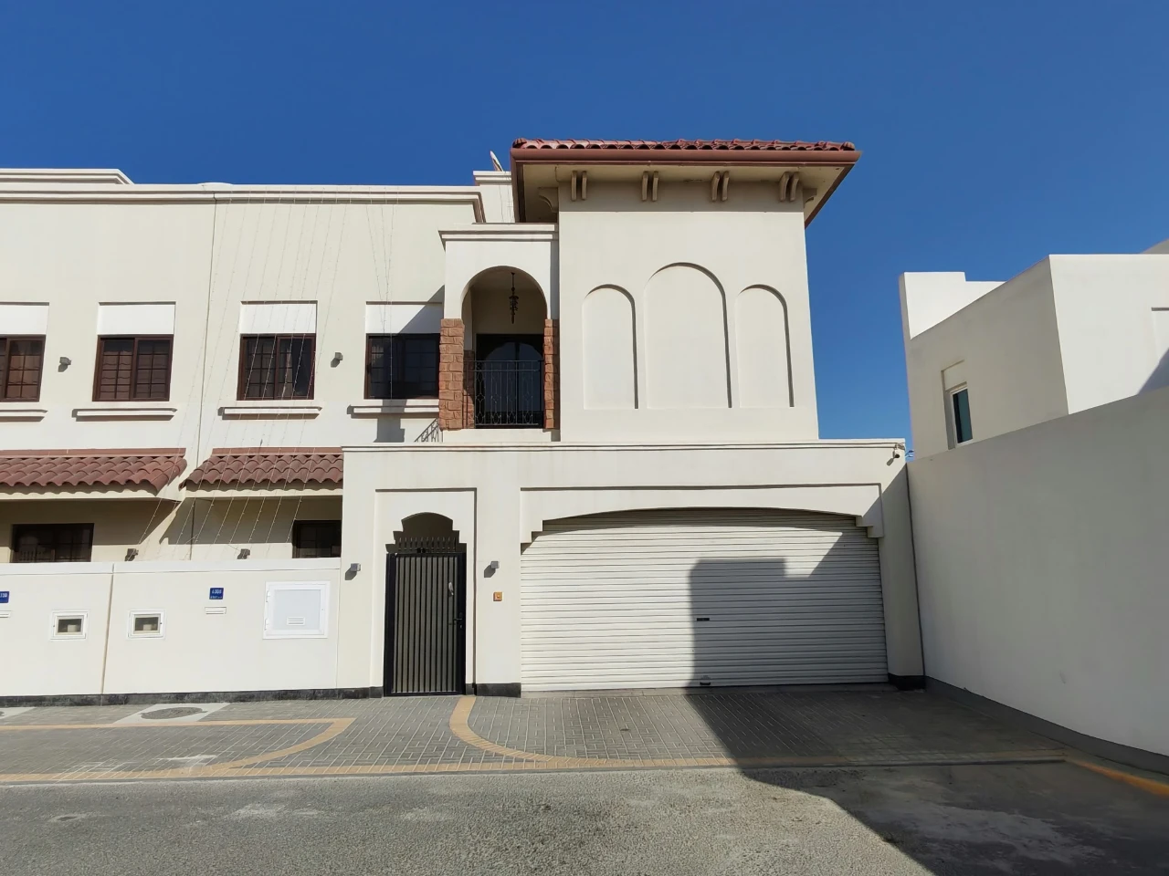 property 2410 image 0