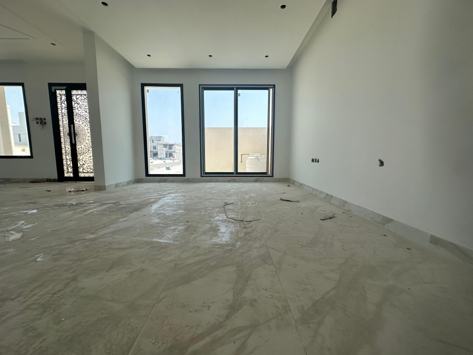 property 381 image 2